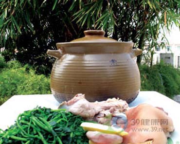 清热润肺的罗汉果西洋菜猪踭汤 
