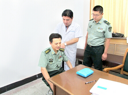 “中医药特色服务进军营”活动在济南军区举办